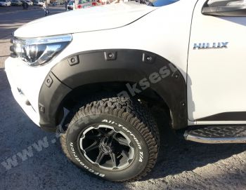 Toyota Hilux'a Uyumlu 2016 Ofroad Dodik Çamurluk Kaplamaları